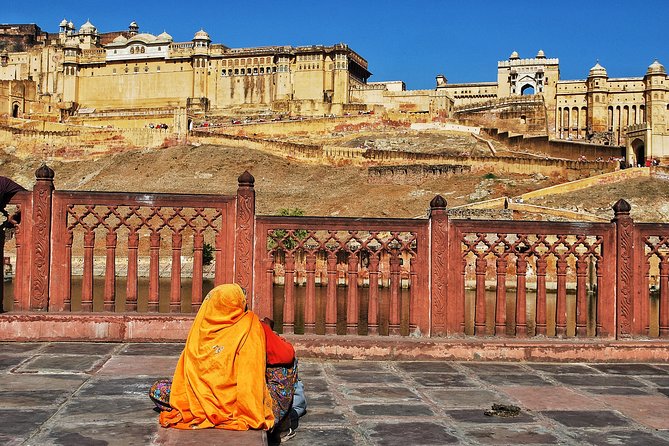 04-Day Private Luxury Golden Triangle Tour to Agra & Jaipur - Day 1 in Delhi: Qutub Minar, Lotus Temple, India Gate, then on to Agra