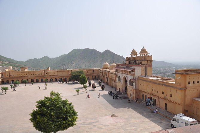 07 Days Golden Triangle Tour with Mathura & Vrindavan - Day 4: Taj Mahal early morning, plus Chand Baori stepwell