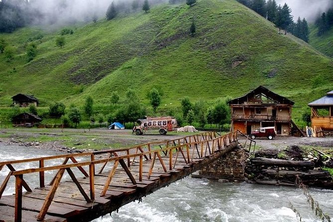 09 Nights / 10 Days Himachal Package - Day 1 and Day 2: Landing in Delhi, then climbing toward Shimla