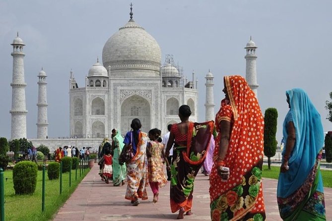 1-Day Trip to The Taj Mahal, Agra from Delhi by Super-fast Train - Agra Cantt handoff: meeting your driver and resetting