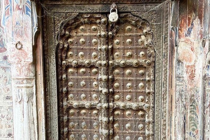 10 Days Package Tour in Rajasthan - Udaipur: City Palace, Saheliyon ki Bari, and Lake Pichola by boat