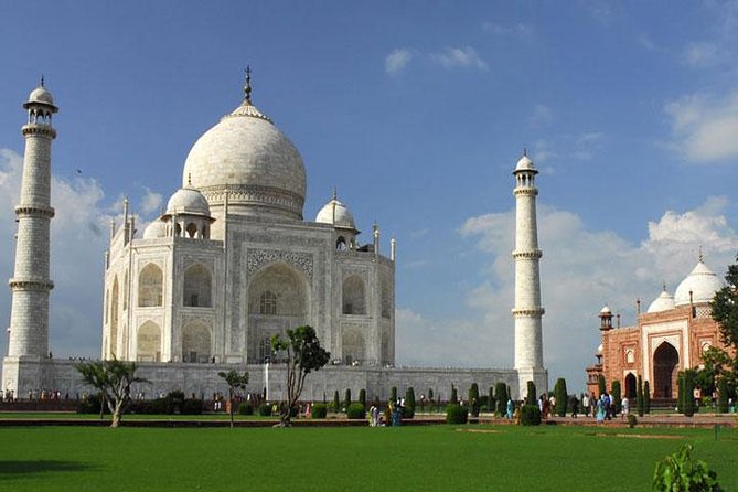 11 Days Golden Triangle & Varanasi With Luxury Accommodation,internal Flights - Key highlights at a glance