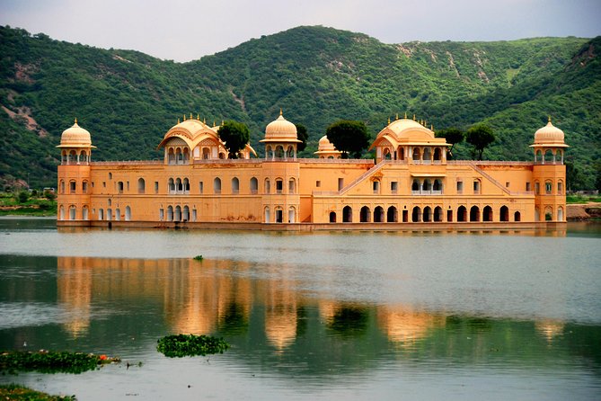 2-Day Private Tour of Jaipur from Delhi: City Palace, Hawa Mahal and Amber Fort - Birla Temple at night: Lakshmi Narayan and the glow of white marble