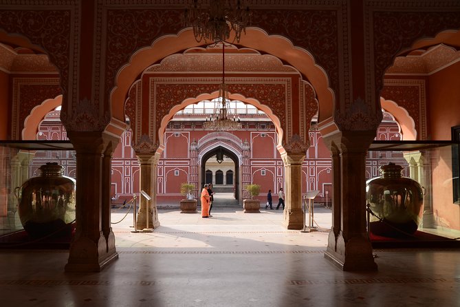 2 Days Jaipur Tour From Delhi - Price and logistics: what the $127 per person really covers