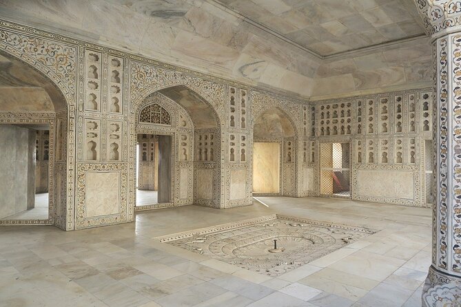 2 Days Private tour of Delhi and Agra with Stay at 5 Star Hotel - Day 2 to Agra: getting to the Taj Mahal with the right rhythm