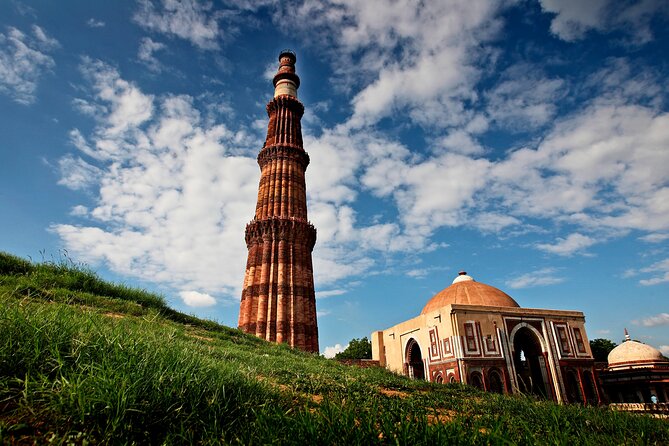 3 Day Luxury Golden Triangle Tour to Agra & Jaipur from New Delhi - Jaipur in One Day: Palaces, Lattices, Astronomy, and a Lake View (Day 3)