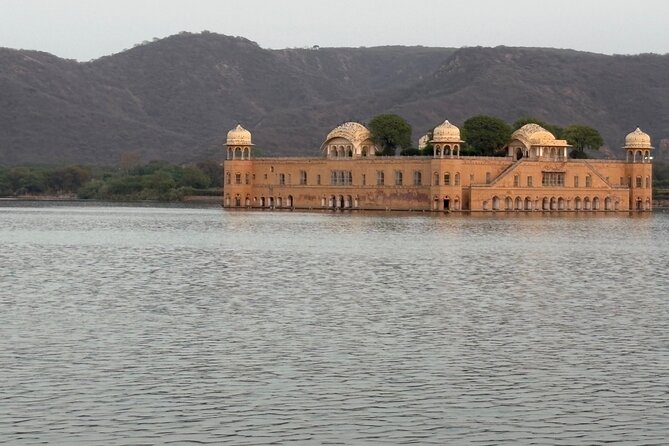 3-Day Luxury Private Golden Triangle Tour – Delhi, Agra & Jaipur - Jaipur highlights: Amber Palace, Jal Mahal, Hawa Mahal, City Palace, and Jantar Mantar