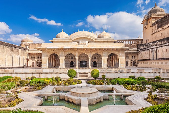 3-Day Private Tour of Jaipur from Delhi: City Palace, Jantar Mantar and Amber Fort - Albert Hall Museum: Indo-Saracenic style and British-era influence in a museum frame