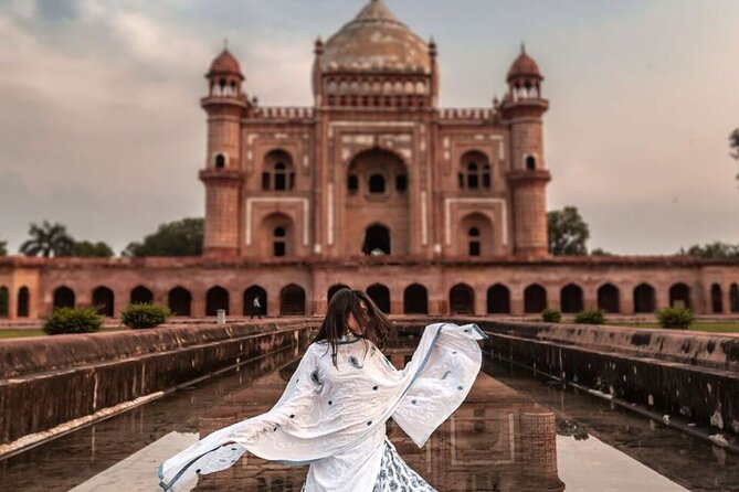 3 Days Golden Triangle Tour with superior Hotels and Transport - Day 1 in Delhi: Mughal and mosque landmarks without the transit slog