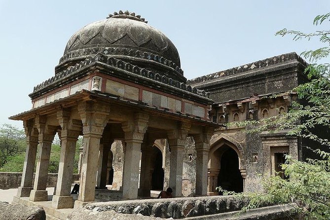 3-Hour Mehrauli Archaeological Park Ruins Walking Tour Delhi - Key highlights at a glance