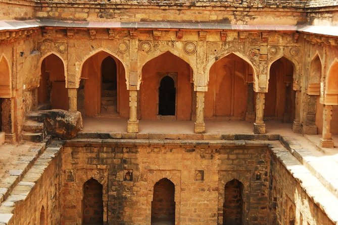 3-Hour Mehrauli Archaeological Park Ruins Walking Tour Delhi - Stop 1: Jamali Kamali Tomb and Mosque without the usual rush