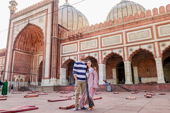 3-Hour Old Delhi Heritage Walking tour with Rickshaw ride - Chawri Bazar and Dariba Kalan: silver street energy, guided by context