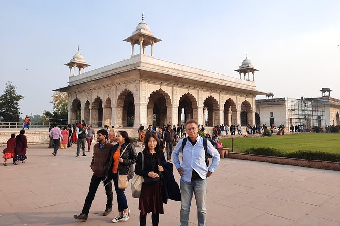 3-Hour Old Delhi Heritage Walking tour with Rickshaw ride - Kinari Bazaar and Naughara: market crafts plus colorful photo stops