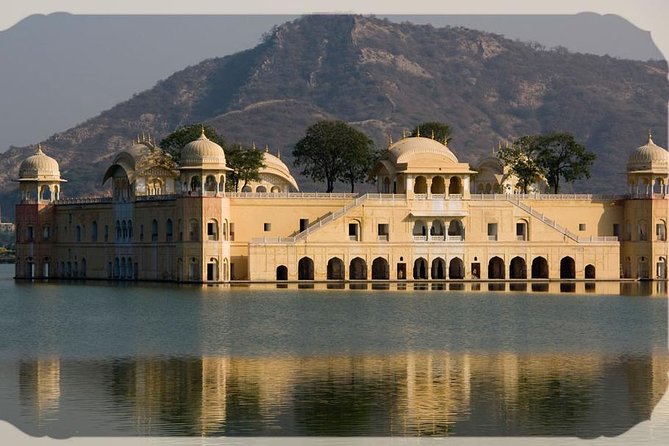 4 Day Golden Triangle Tour(Taj Mahal at Sunset/Sunrise) - Delhi Agra Jaipur Tour - Jantar Mantar and Hawa Mahal: two very different kinds of icons