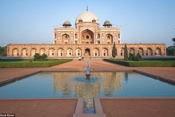 4 Day Golden Triangle Tour with Ranthambore Tiger Safari - Day 1 Delhi to Agra: monuments, photo stops, then hotel comfort