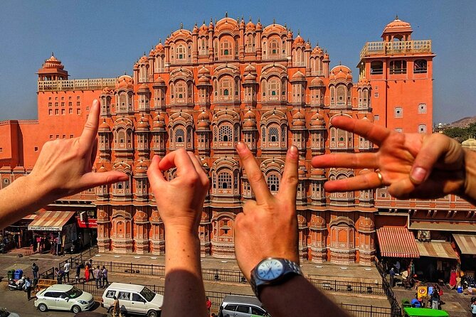 4 Days Golden Triangle Tour : Delhi Agra Jaipur Tour - Starting in Delhi: Qutub Minar, Lotus Temple, India Gate, and a rickshaw break
