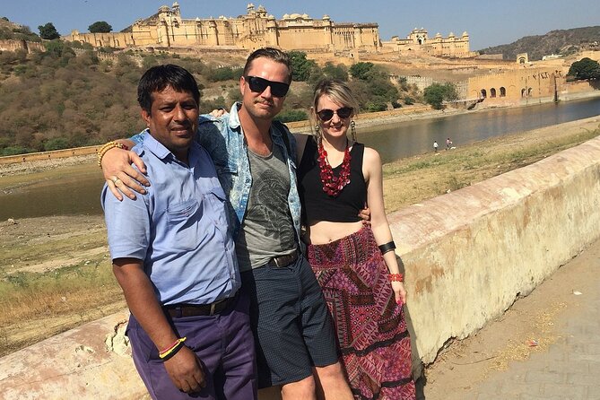4 Days Golden Trianlge Tour to Delhi Agra Jaipur - Day 1 in Delhi: Old City Mughal sites plus modern icons