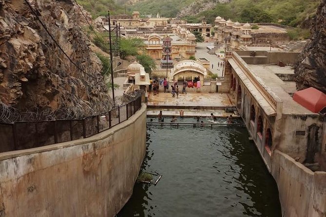 5 Day Golden Triangle Tour - Delhi Agra Jaipur Tour - Day 4 in Jaipur: Amber Fort, Jal Mahal photostops, and the Pink City’s royal center