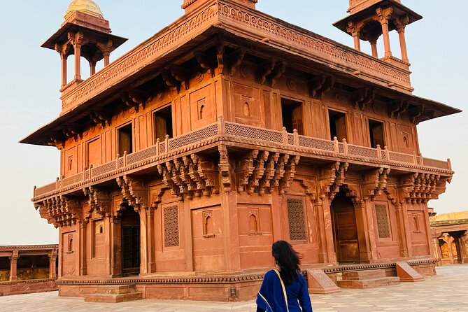 5-Day Golden Triangle Tour with Cultural Heritage-Taj & More - Day 3 Jaipur: Jaigarh Fort Views, Jal Mahal Coolness, and Chokhi Dhani Culture