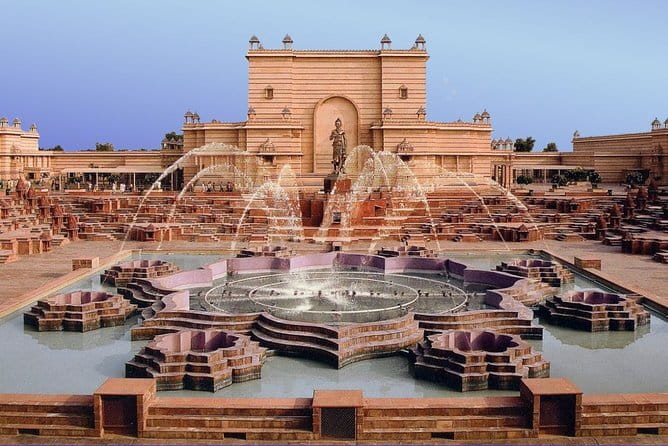 5 Day Golden Triangle with Akshardham Temple-Taj Mahal at Sunrise - The Golden Triangle layout, in plain terms