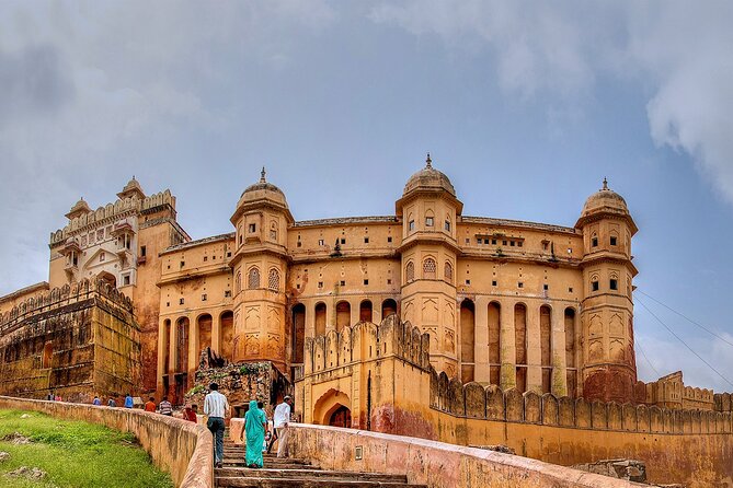 5 Day Private Luxury Golden Triangle trip Agra &Jaipur from Delhi - Delhi Day 2: Jama Masjid rickshaw, Red Fort, Qutub Minar, and Humayun’s Tomb