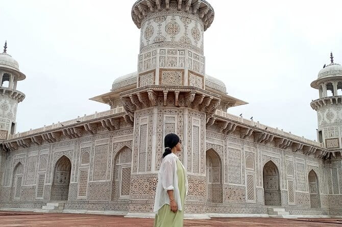5-Days Luxury Golden Triangle Tour to Agra and Jaipur From Delhi - Guides, drivers, and service level: what the best parts tend to be