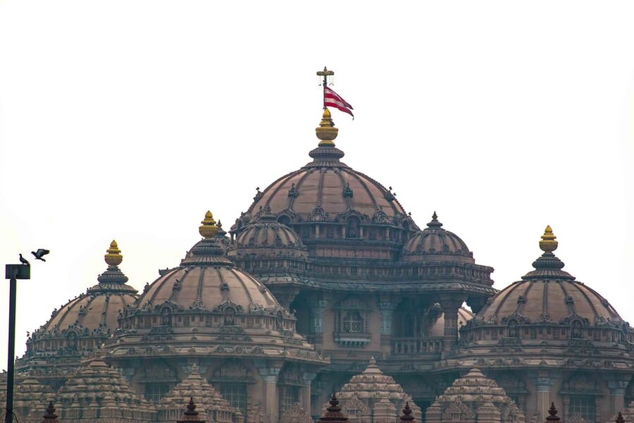 5-Hour Half-Day Delhi Temple Tour with Pick-Up & Drop-Off - Laxmi Narayan Temple: Vishnu and Lakshmi Through a Cultural Lens