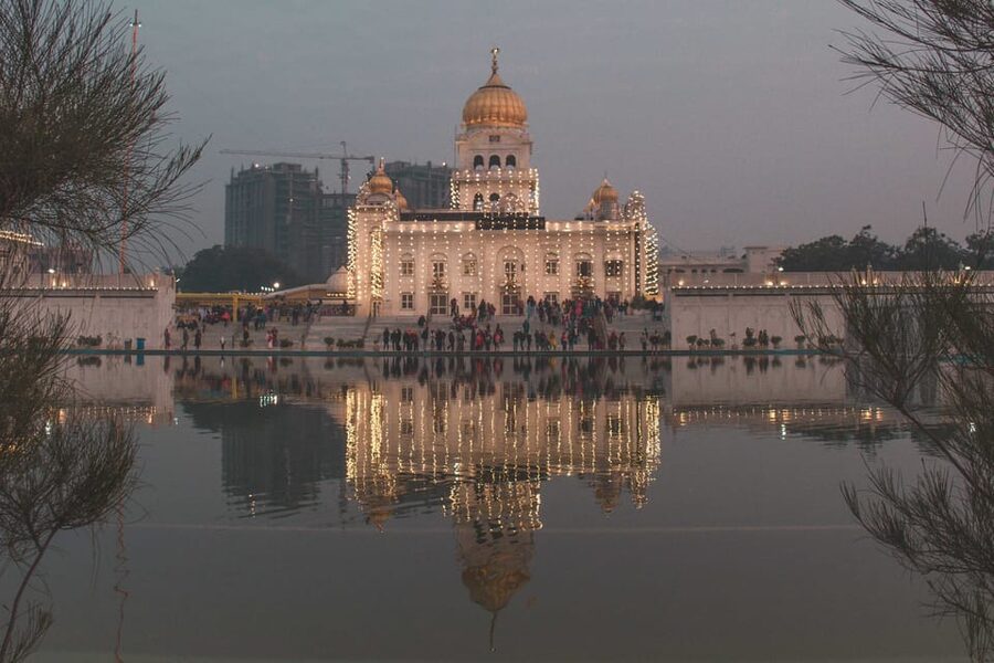 5-Hour Half-Day Delhi Temple Tour with Pick-Up & Drop-Off - ISKCON Temple (Vaishnav Temple of Krishna and Radha Parthasarathi)