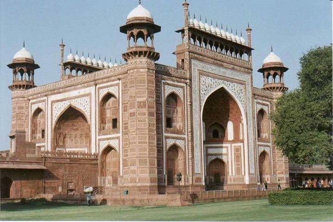 5 Nights / 6 Days - Delhi Agra Haridwar Rishikesh Tour - Day 1: Arrival Delhi, then temple time and Har-ki-Pauri