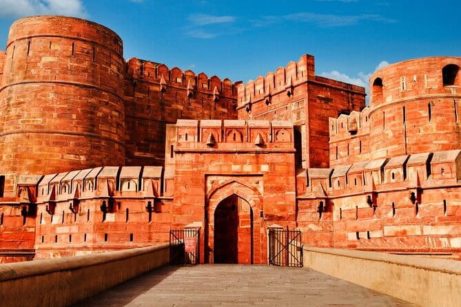 6-Day Golden Triangle Tour with Ranthambore Tiger Safari - Day 1 in Delhi: India Gate, Qutub Minar, and Lotus Temple