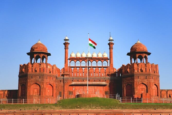 6-Day Golden Triangle Tour with Ranthambore Tiger Safari - Day 3 Sunrise Taj Mahal and Fatehpur Sikri En Route to Jaipur