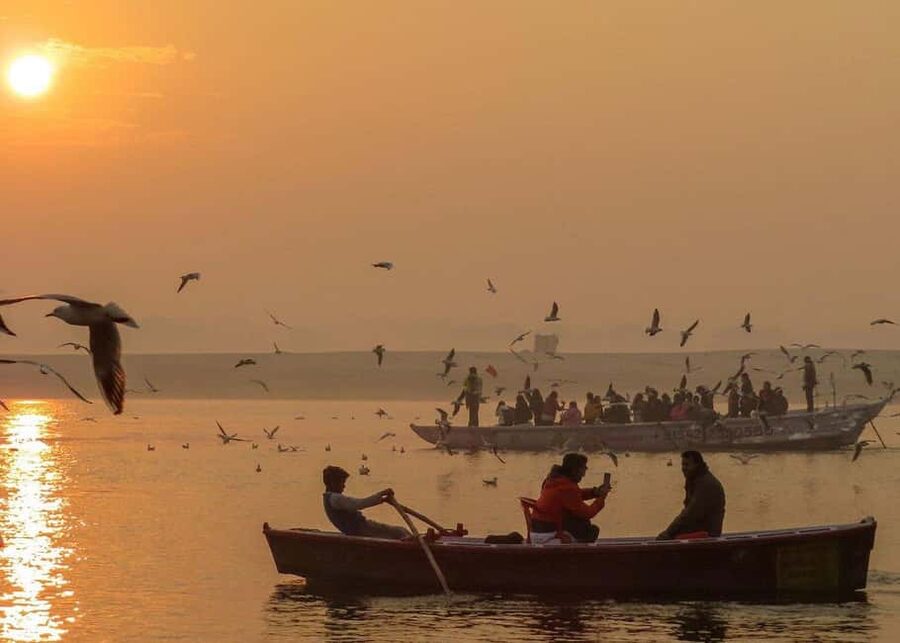 6 Day Golden Triangle Tour with Varanasi from Delhi - Sunrise Taj Mahal and Agra’s Mughal echoes before Varanasi