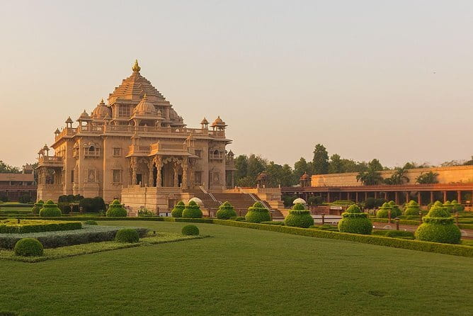 6-Day Private Tour of Delhi, Agra, Jaipur, and Pushkar from Delhi - Agra Drive and Taj Mahal Sunset View Point: Getting the Light Right
