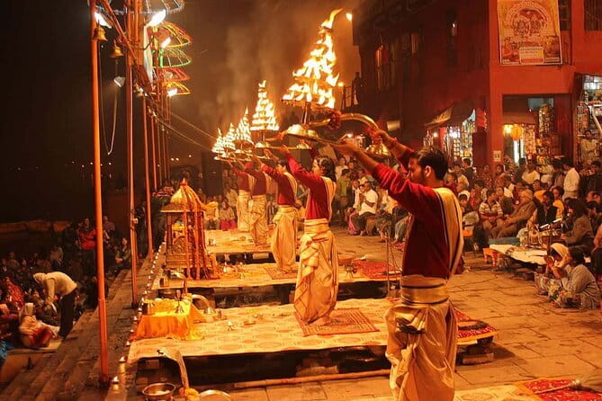 6 Days Golden Triangle with Ranthambore & Varanasi Tour - Delhi Day 1: Old Delhi rickshaws, Mughal stops, then Qutub Minar