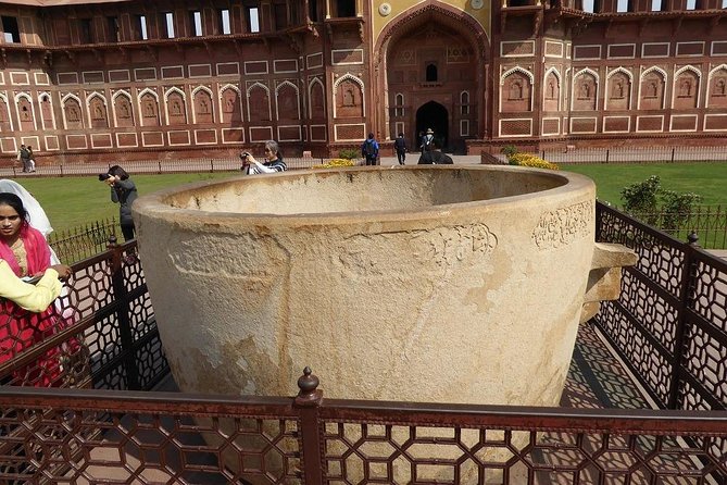 6 Days The Famous Incredible Golden Triangle Tour of India - The big picture: Agra by rail with a private car in between