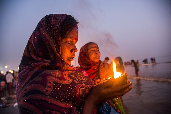 6 Days Tour of Ganges in Varanasi with Golden Triangle - Spirituality in India - Delhi: Old meets New, with Akshardham timing built in