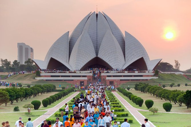 6 Nights Golden Triangle Tour -- ''Oberoi Special'' - The Core Logistics: Chauffeur, Car Comfort, and Less Waiting
