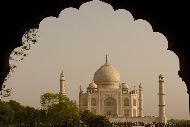 7 Days Golden Triangle India Tour - Day 1 in New Delhi: Airport Meet-Up and an Easy First Night
