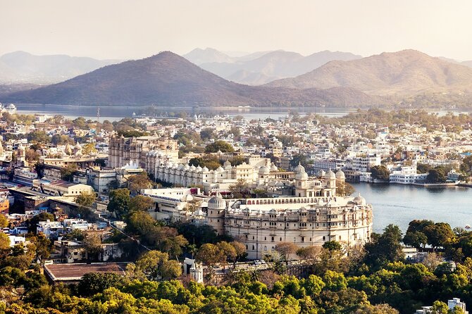 7 Days Golden Triangle Tour - Delhi, Agra, Jaipur with Udaipur - City Palace and Jagdish Temple on the Pichola Front