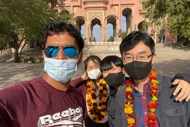 8 Days Private Luxury Golden Triangle Tour with Udaipur & Pushkar - Day 6 Udaipur by water: Lake Pichola boating views, City Palace, Jagdish Temple, and optional Bagore Ki Haveli