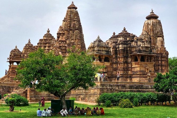 9 - Days Private Golden Triangle Tour with Khajuraho & Varanasi - Landing in Delhi: airport pickup and an easy first night