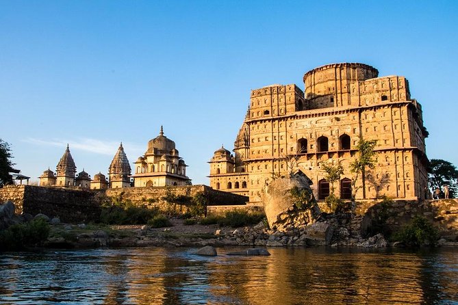 9 - Days Private Golden Triangle Tour with Khajuraho & Varanasi - Jaipur after the drive: meeting the Pink City at a human pace