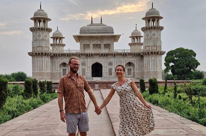 Agra Private Luxury Car Sightseeing Tour - The Taj Mahal: Fast-Track Entry and a Guide Who Keeps It Moving