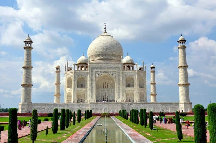 Agra: Private Sightseeing Half-Day Tour with Guide by Car - Agra Fort UNESCO: walking the Mughal power base