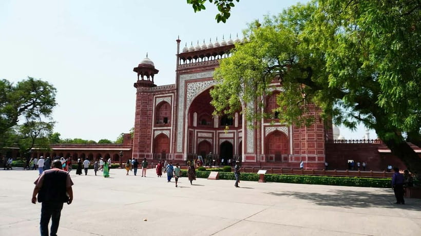 Agra: Private Sightseeing Half-Day Tour with Guide by Car - FAQ
