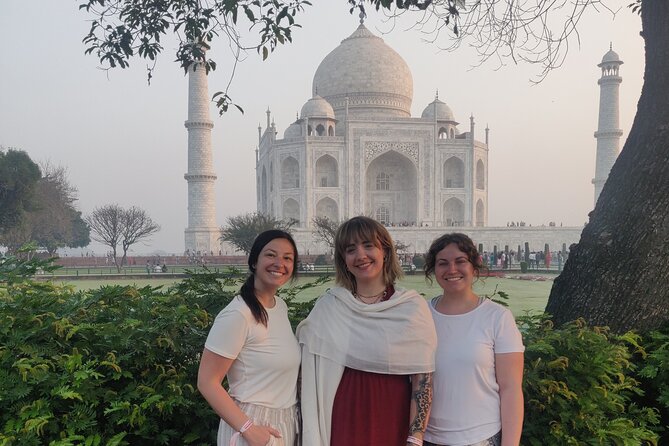 Agra : Sunrise Taj Mahal Skip-the-Line Tour with Optional Add-ons - A private guide makes the monuments click fast