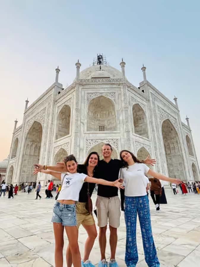Agra: Taj Mahal Guided Tour with Fast Track Entry - At the Taj Mahal: Mausoleum, Gardens, and Photo Viewpoints