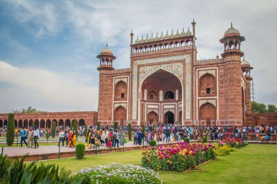 Agra: Taj Mahal Guided Tour with Fast Track Entry - What’s Included (and What Depends on Your Selection)