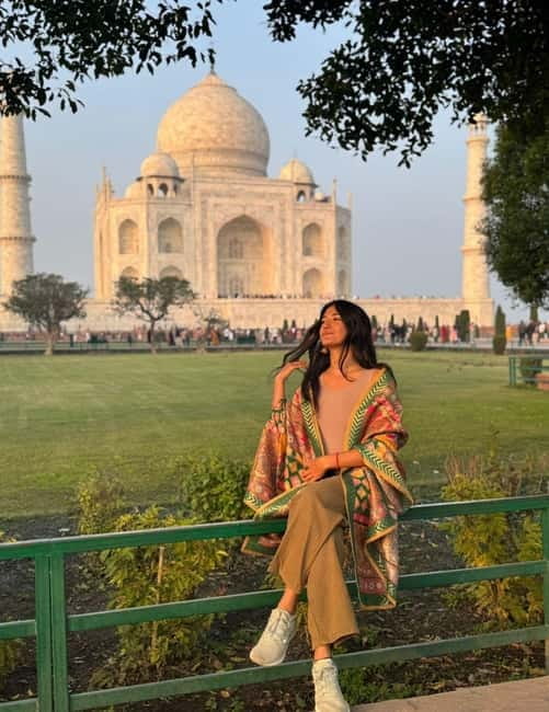Agra: Taj Mahal Guided Tour with Photography & Rental Saree - Key Things to Know Before You Go