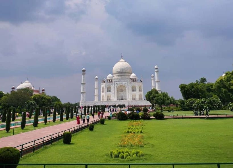 Agra: Taj Mahal Guided Tour with Photography & Rental Saree - The Value Play: Why $5 Feels Like a Big Deal